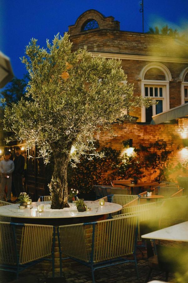 The Blue Fox Hotel Tbilisi Ngoại thất bức ảnh