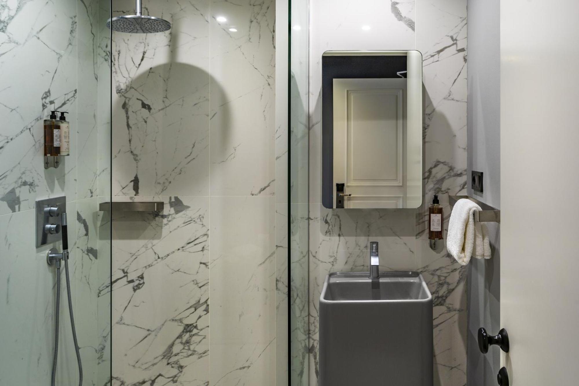 The Blue Fox Hotel Tbilisi Ngoại thất bức ảnh